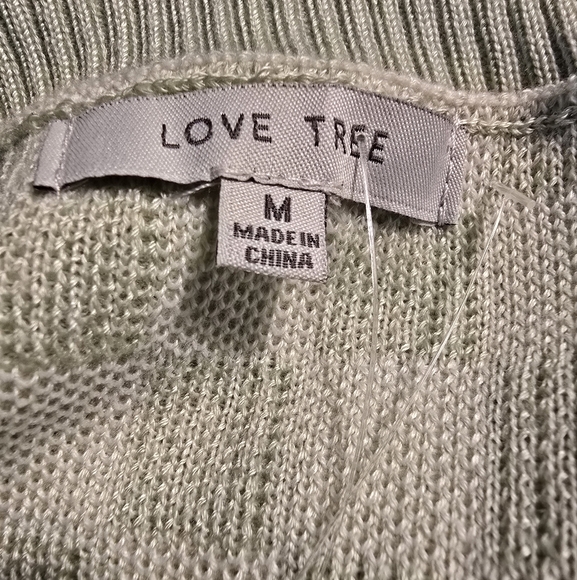 NWOT Love Tree Green/White Checkered Sweater Vest Medium - Picture 3 of 4